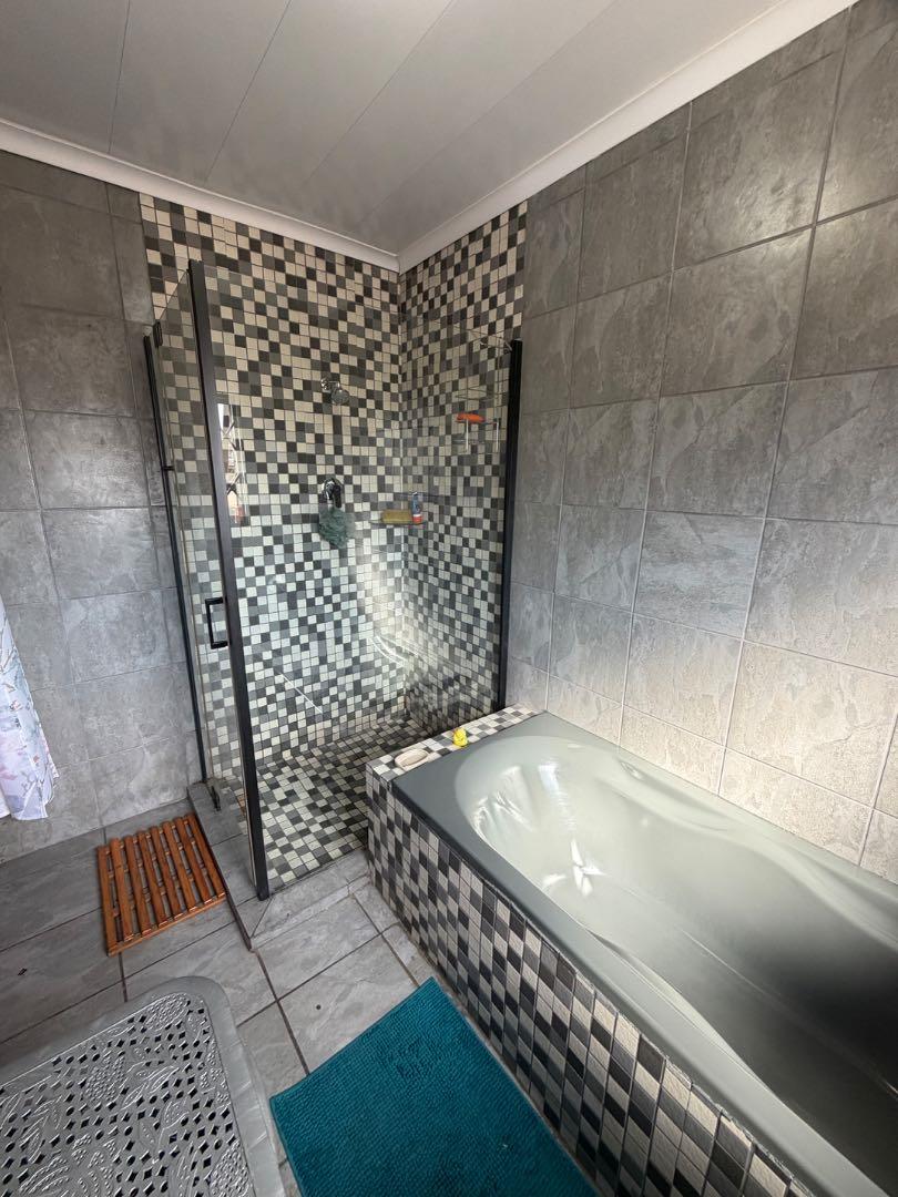 5 Bedroom Property for Sale in Elim Western Cape